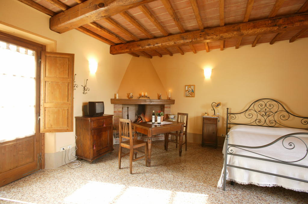 Agriturismo Podere San Gregorio Пиенца Стая снимка